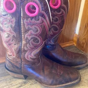 Ariat womens boots size 8.5B